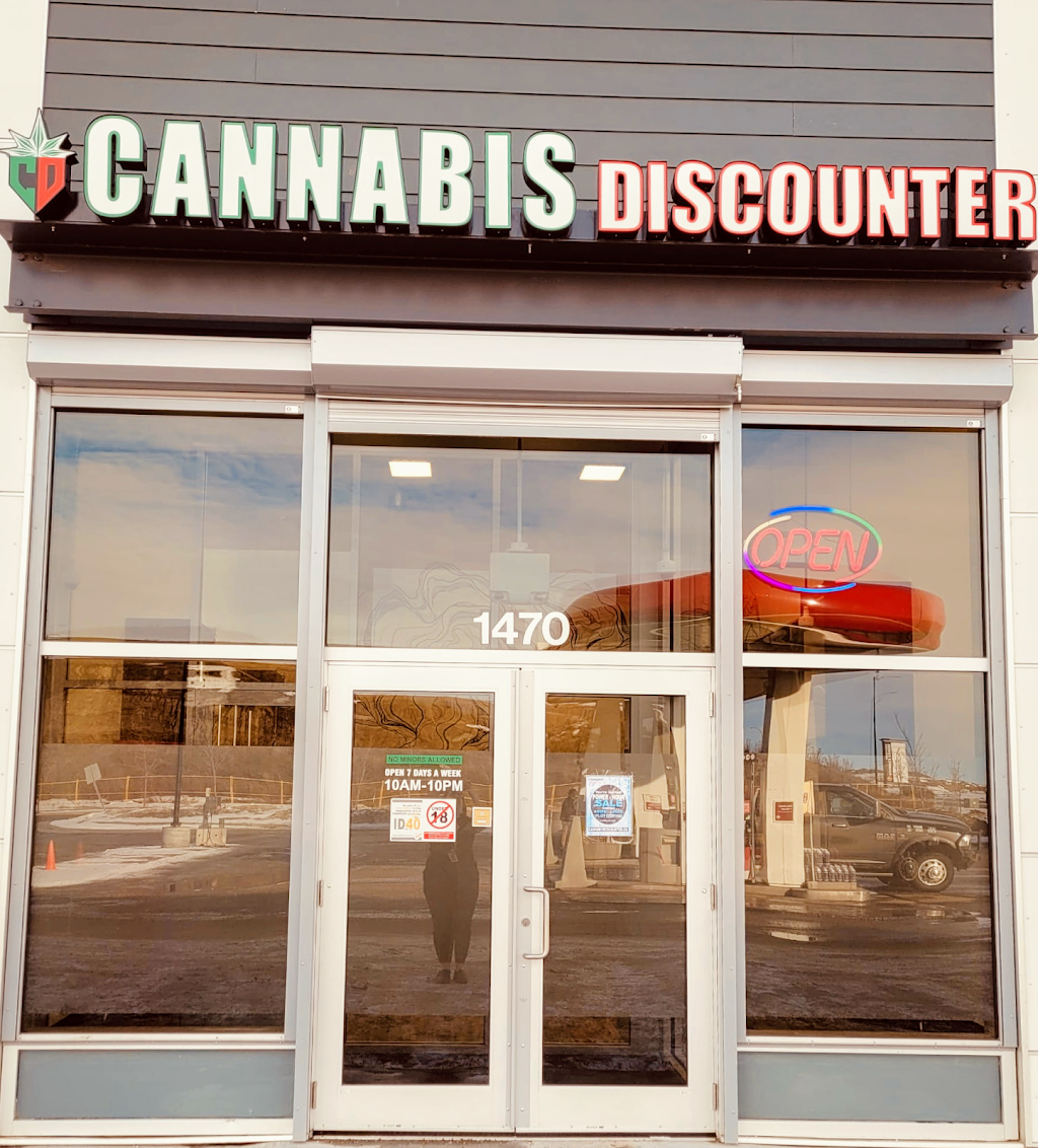 Cannabis Discounter Maclab | 1470 McConachie Blvd NW, Edmonton, AB T5Y 3X2, Canada | Phone: (780) 250-5886