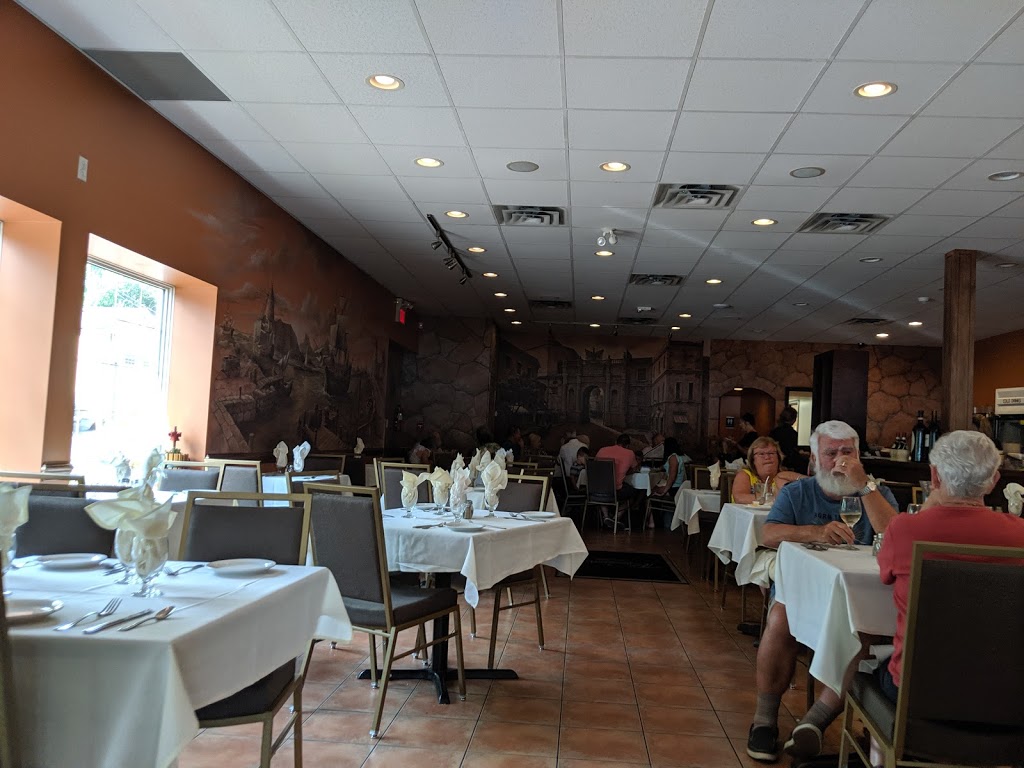 Riccardos Italian Restaurant | 238 Dalhousie St, Amherstburg, ON N9V 1W4, Canada | Phone: (519) 736-4333