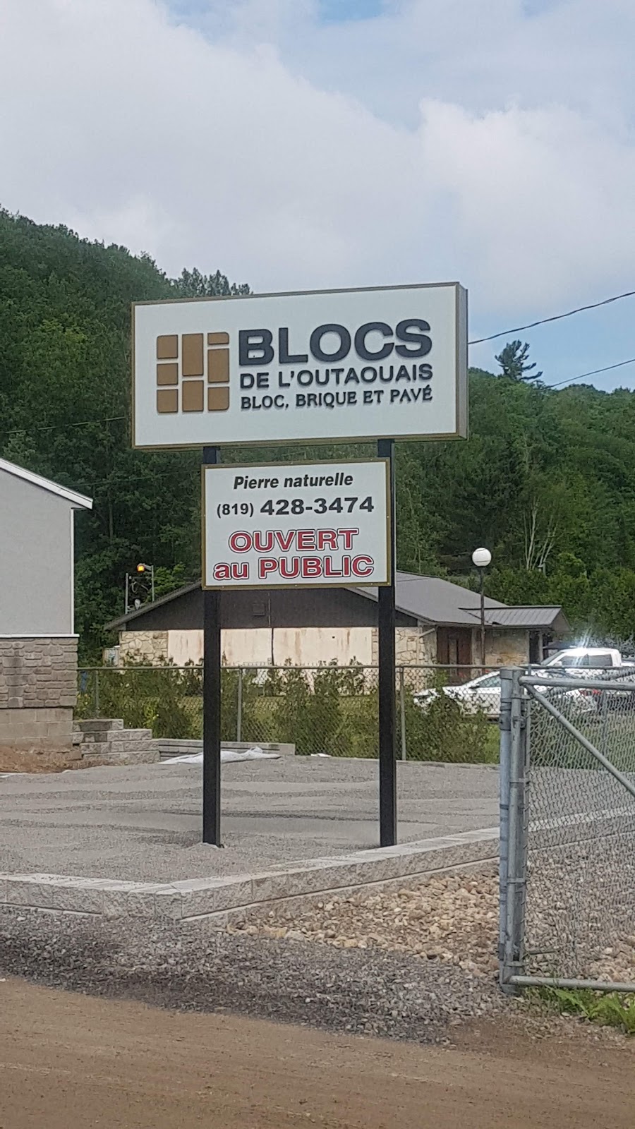 Blocs de lOutaouais | Chénéville, QC J0V 1E0, Canada | Phone: (819) 428-3474