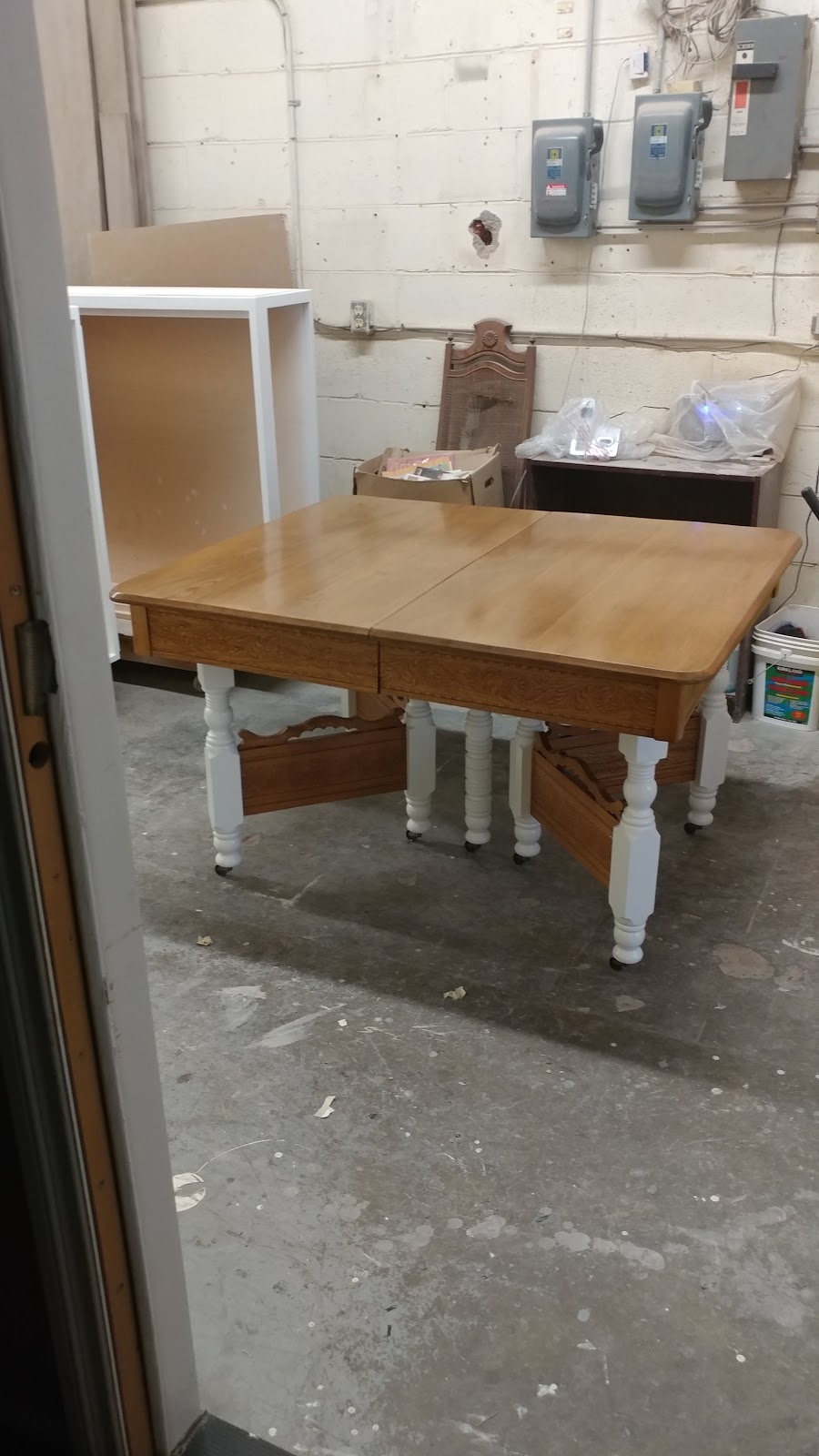 Unique Furniture Restoration inc | 81 Brisbane Rd, North York, ON M3J 2K3, Canada | Phone: (416) 514-0254