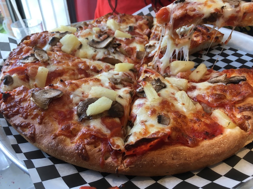 Squires Pizza | 210 George St, Dunnville, ON N1A 2T4, Canada | Phone: (905) 774-1488