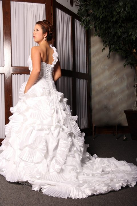 GJ Mariage - Robes & Accessoires | 81 Qc-116 Est, Warwick, QC J0A 1M0, Canada | Phone: (819) 806-6454