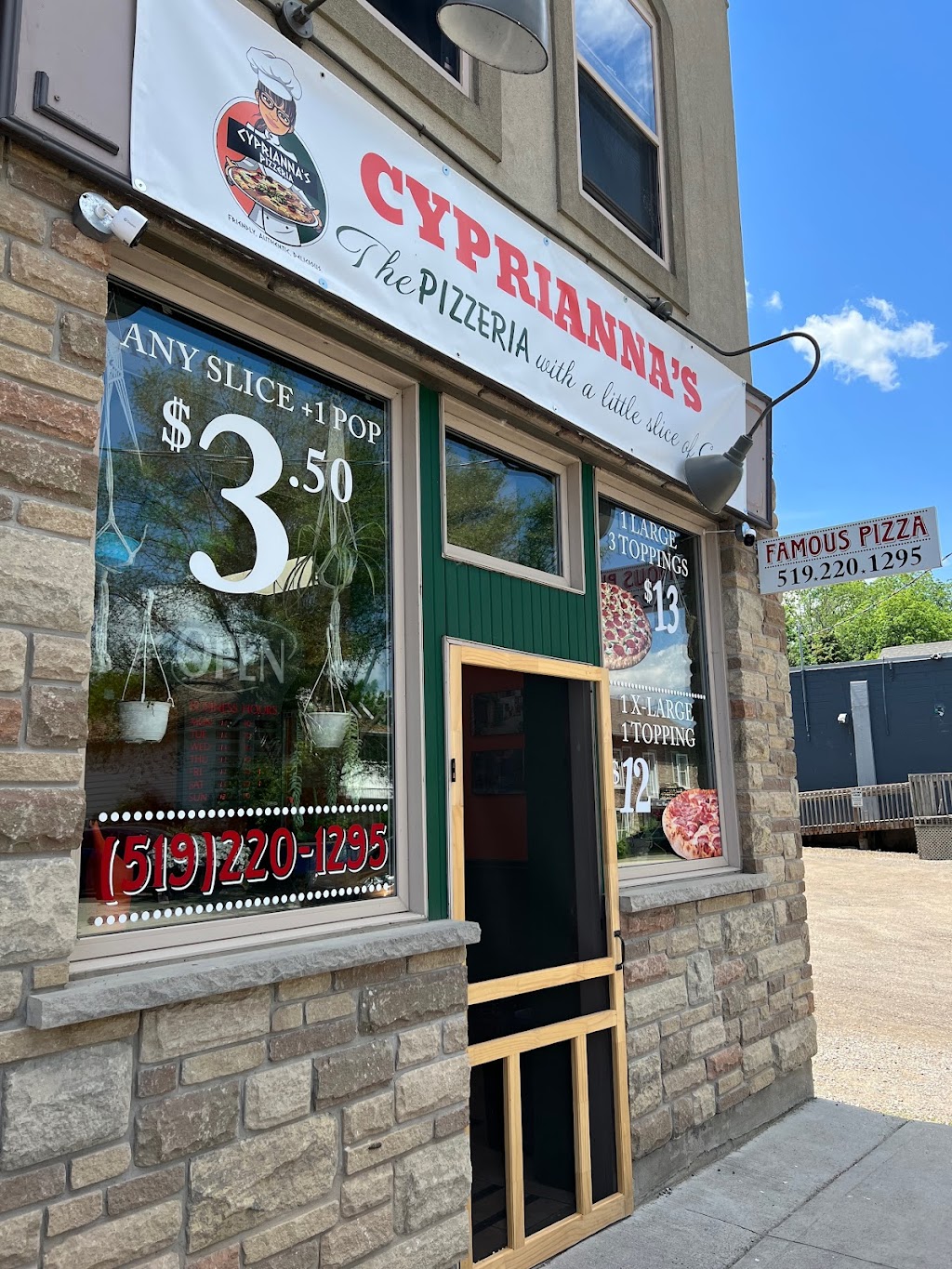 Cypriannas Pizzeria | 28 Queen St W, Cambridge, ON N3C 1G1, Canada | Phone: (519) 220-1295