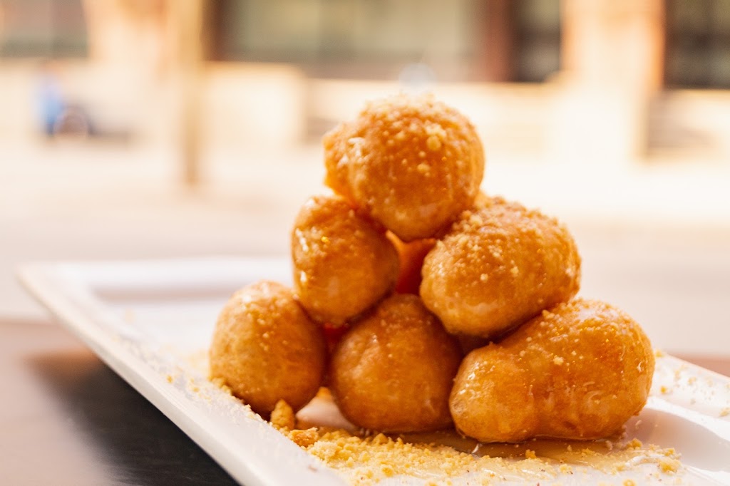 Golden Bites | 1212 Rue Saint-Denis, Montréal, QC H2X 3G5, Canada | Phone: (514) 750-1212