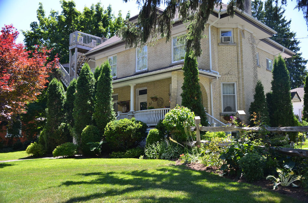 A Patch of Heaven B & B | 36 Waterloo St N, Stratford, ON N5A 5H5, Canada | Phone: (519) 273-2672