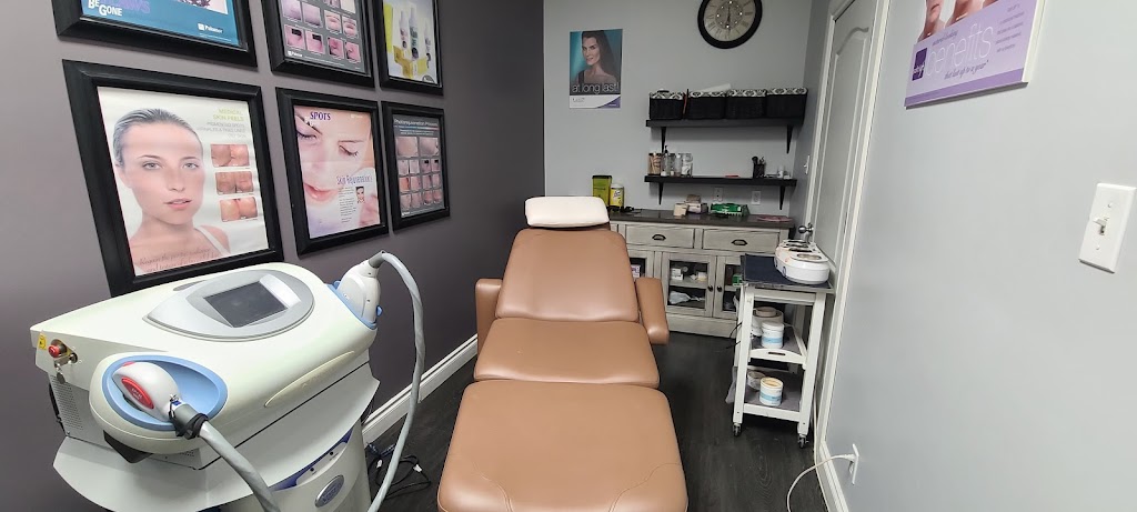 Janet & Janes Medispa + Hair Studio | 90 Hewlett Park Landing, Sylvan Lake, AB T4S 2J3, Canada | Phone: (403) 887-0123