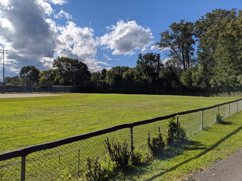 Piscine Couvrette | Parc Couvrette, 665 Rue des Jardins-Sainte-Dorothée, Laval, QC H7X 2K4, Canada | Phone: (450) 689-9535