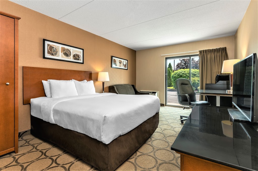 InnVest Hotels | 200 Bay St #2200, Toronto, ON M5J 2J1, Canada | Phone: (416) 607-7100