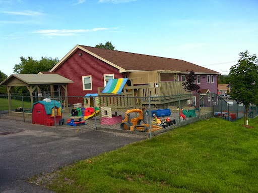 Tender Tots Day Care Inc | 114 Hampton Rd, Rothesay, NB E2E 2P8, Canada | Phone: (506) 849-3333