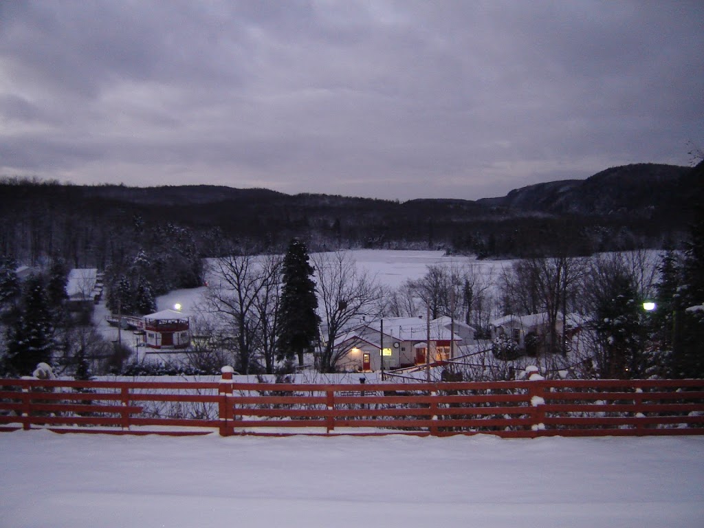 Auberge Lac en Coeur | 50 Chemin du Lac en Coeur, Lac-aux-Sables, QC G0X 1M0, Canada | Phone: (418) 289-2316