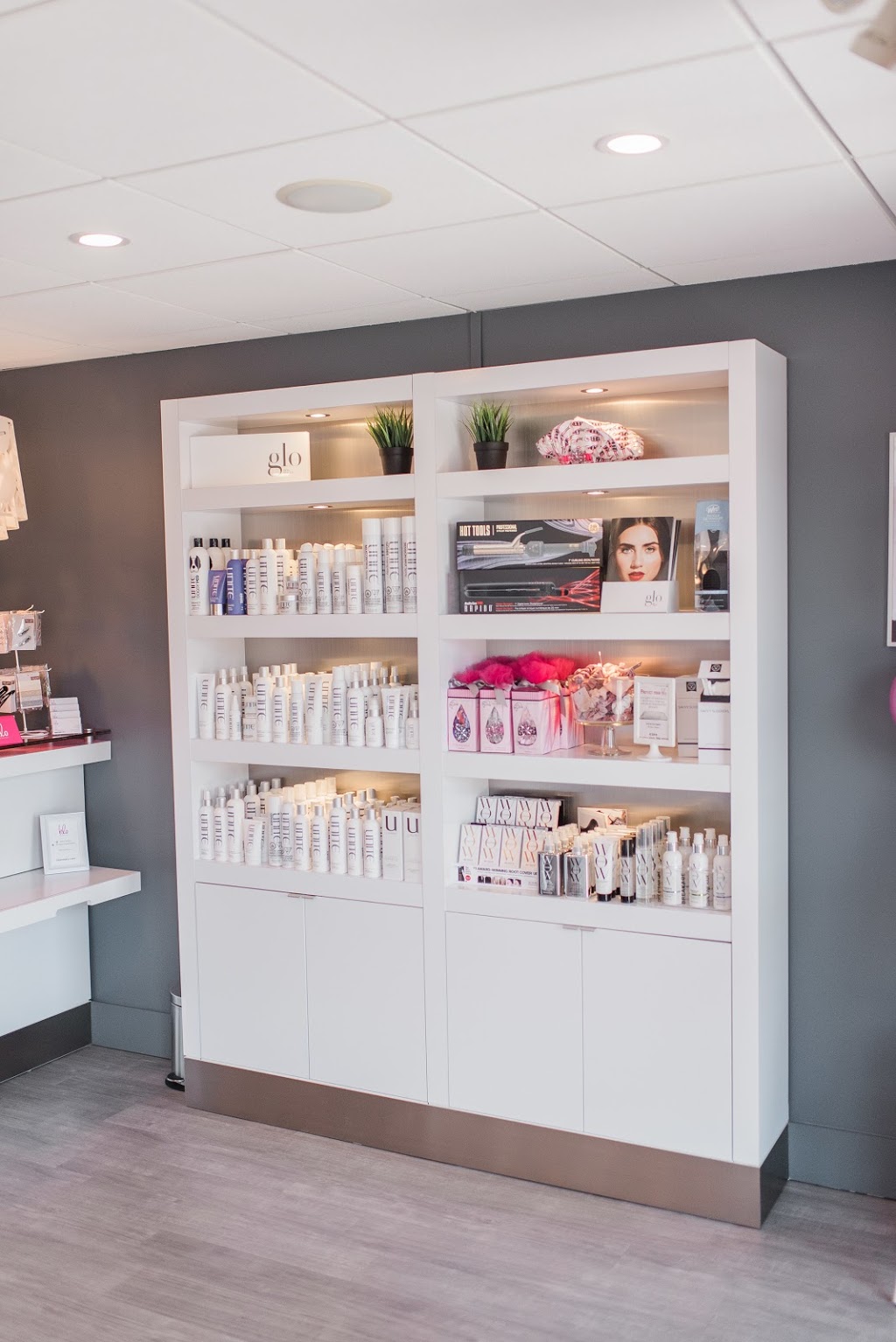 Blo Blow Dry Bar | 13 Charles St Unit 101, Milton, ON L9T 2G5, Canada | Phone: (365) 877-9525