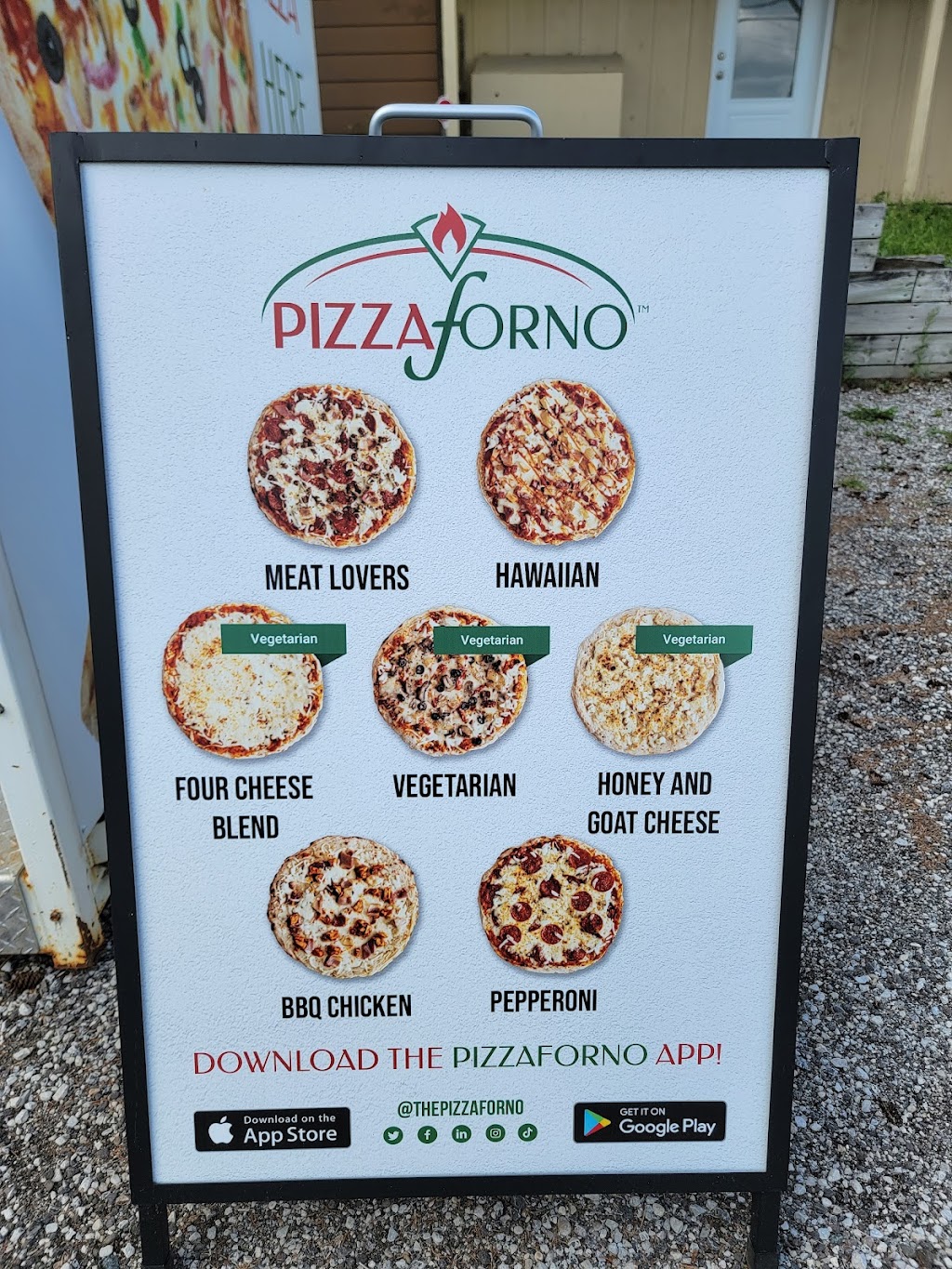 PizzaForno | 317080 6 & 10 Hwy, Chatsworth, ON N0H 1G0, Canada | Phone: (888) 652-0957