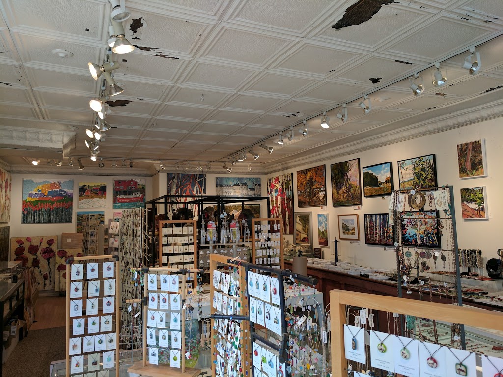 Arts On Queen | 2198 Queen St E, Toronto, ON M4E 1E7, Canada | Phone: (416) 699-6127