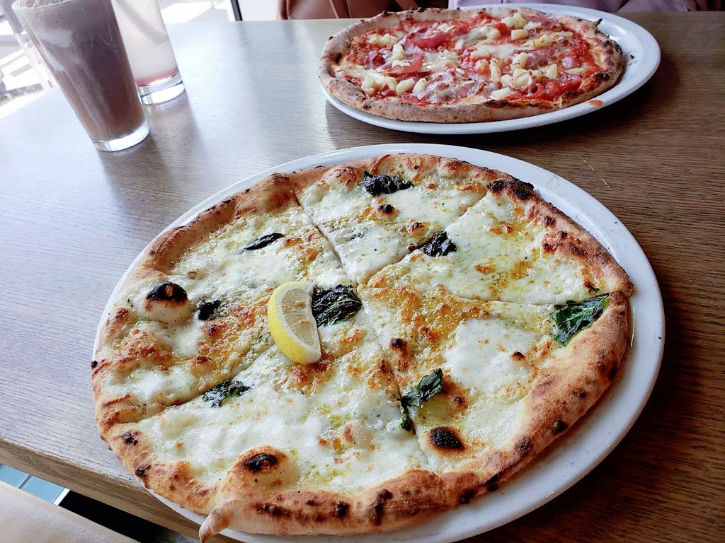 Famoso Neapolitan Pizzeria | 10355 152 St, Surrey, BC V3R 7Z1, Canada | Phone: (604) 498-3900