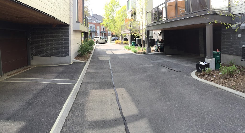 Zeal-Tek Driveway Sealing | Kingbrook Dr, Kanata, ON K2M 0G1, Canada | Phone: (613) 255-0695