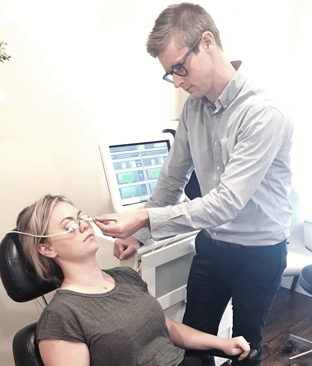 LUX Eye Care | 241 Wilson St E, Ancaster, ON L9G 2B8, Canada | Phone: (289) 346-9773