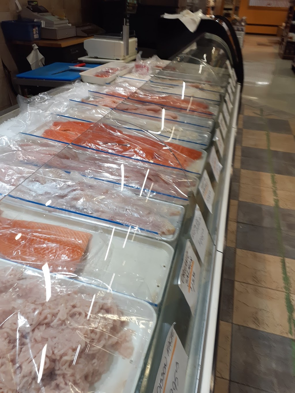 Poissonnerie Casablanca | 340 Blvd. Marcel-Laurin, Saint-Laurent, QC H4M 2L4, Canada | Phone: (450) 681-1669