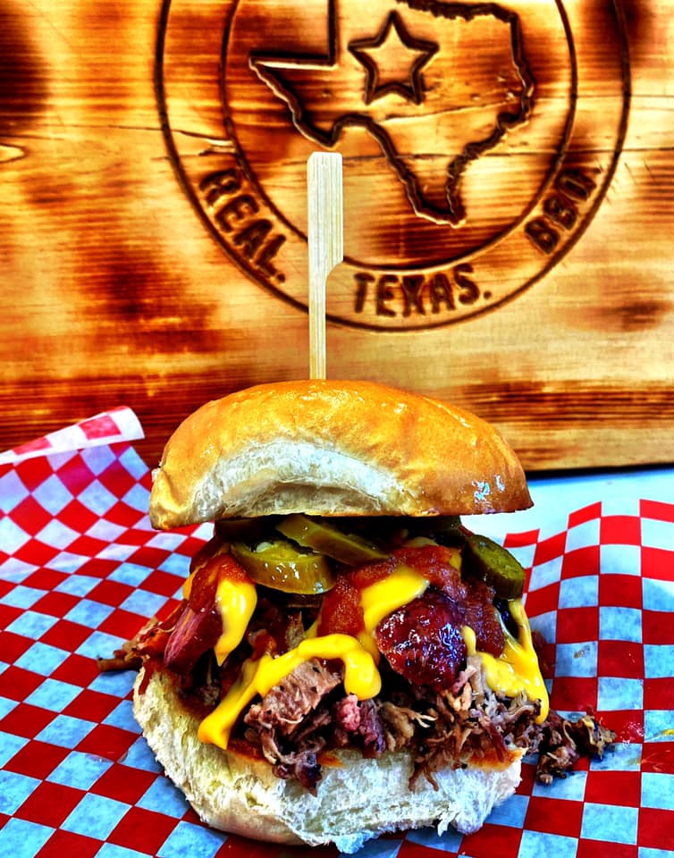 Traylor Parkers Real Texas BBQ | 21006 Charing Cross Rd, Charing Cross, ON N0P 1G0, Canada | Phone: (519) 401-5855