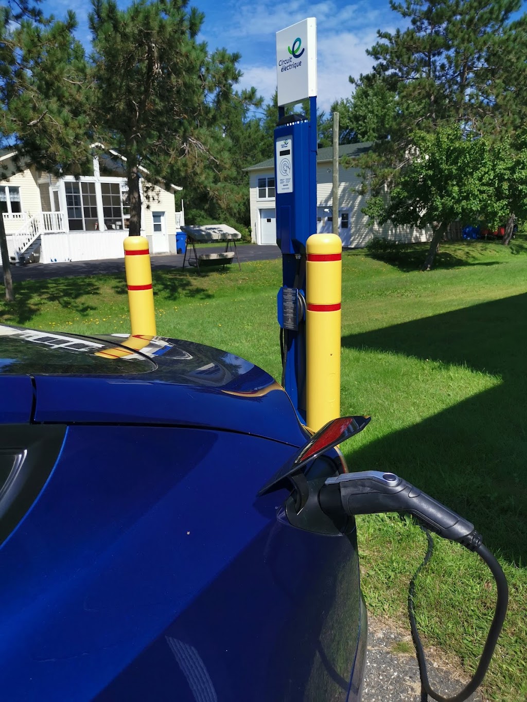 Electric Circuit Charging Station | 2197 Rang Saint-Joseph, Sainte-Perpétue, QC J0C 1R0, Canada | Phone: (800) 686-9243