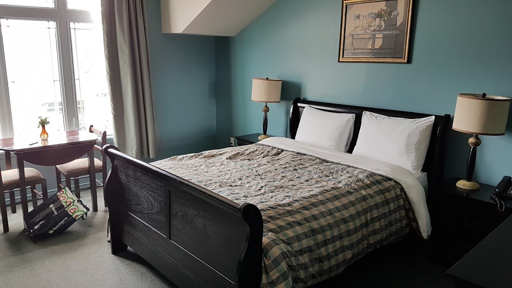 Hotel La Porte de la Matawinie | 891 Route Louis-Cyr, Saint-Jean-de-Matha, QC J0K 2S0, Canada | Phone: (450) 886-0202