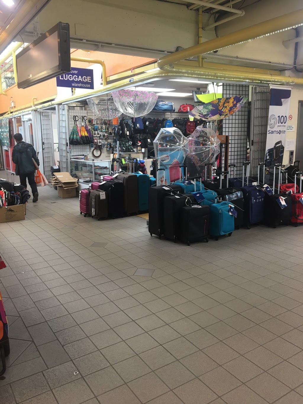 Robson Luggage Centre | 1610 Robson St Unit #101, Vancouver, BC V6G 1C7, Canada | Phone: (604) 633-2121