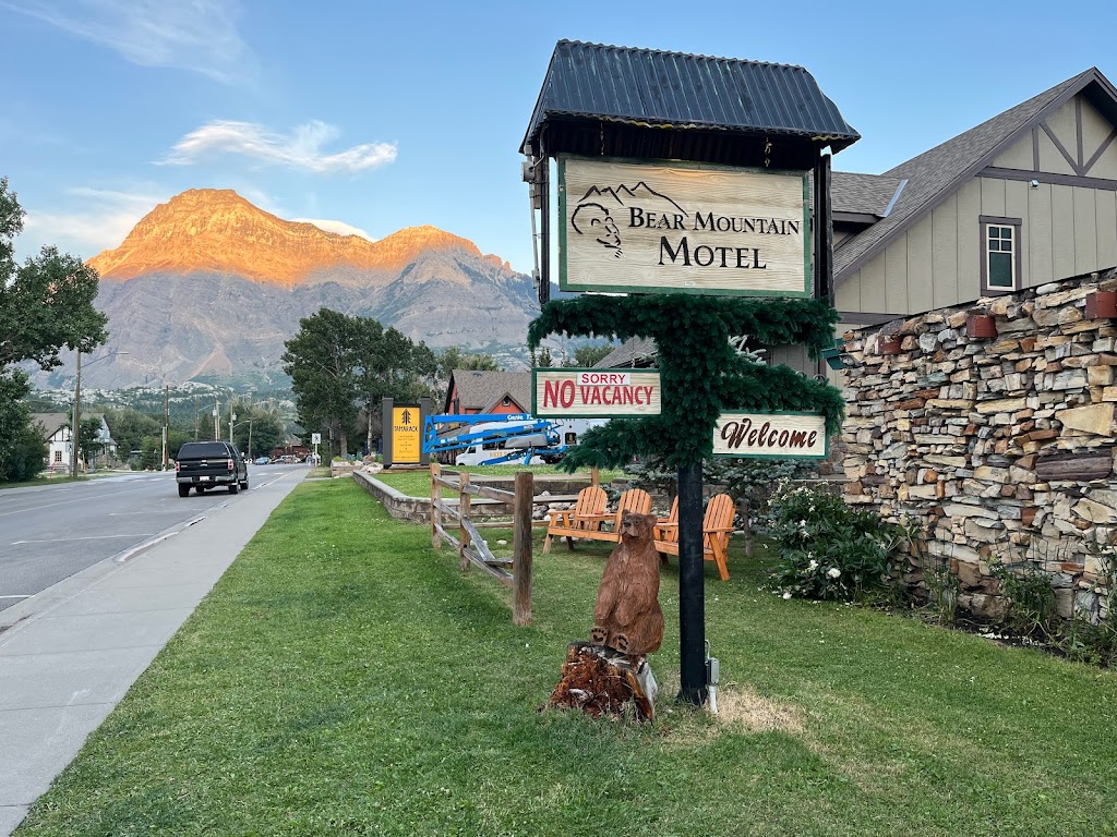 Bear Mountain Motel | 208 Mt View Rd, Waterton Park, AB T0K 2M0, Canada | Phone: (403) 859-2366