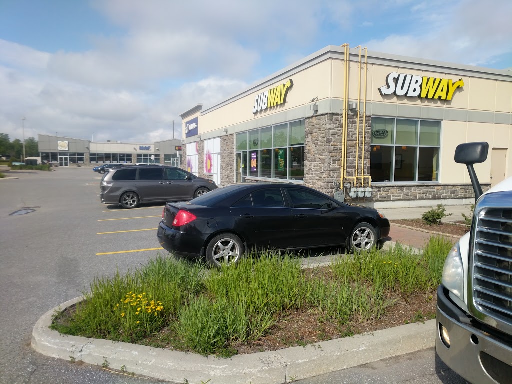 Subway | Colonnade, 525 McNeely Ave Unit 4, Carleton Place, ON K7C 4M7, Canada | Phone: (613) 253-2845