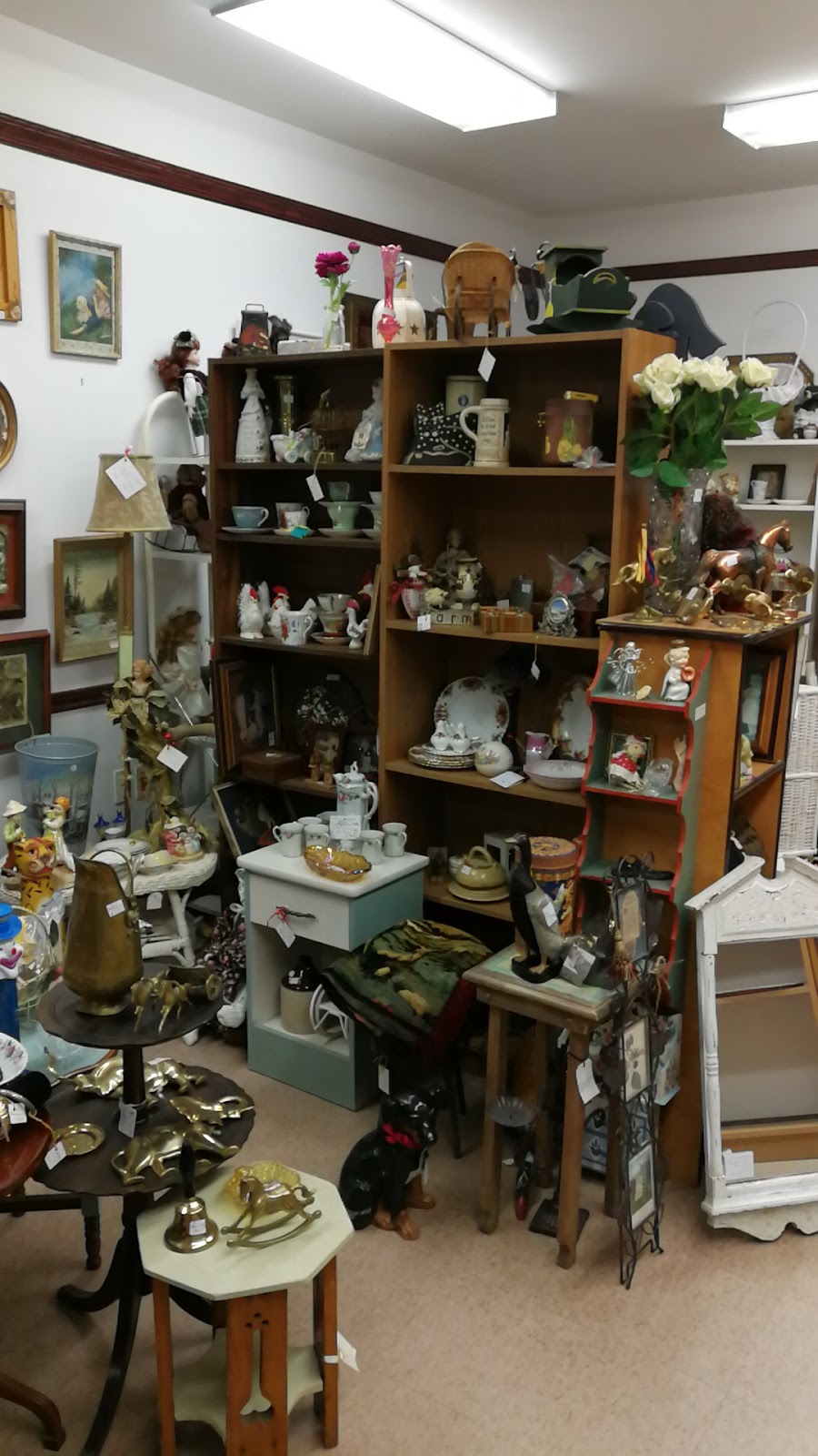 Antiques Mall On 11 North | 3823 Campbell Rd, Severn, ON L3V 6H3, Canada | Phone: (705) 327-5000