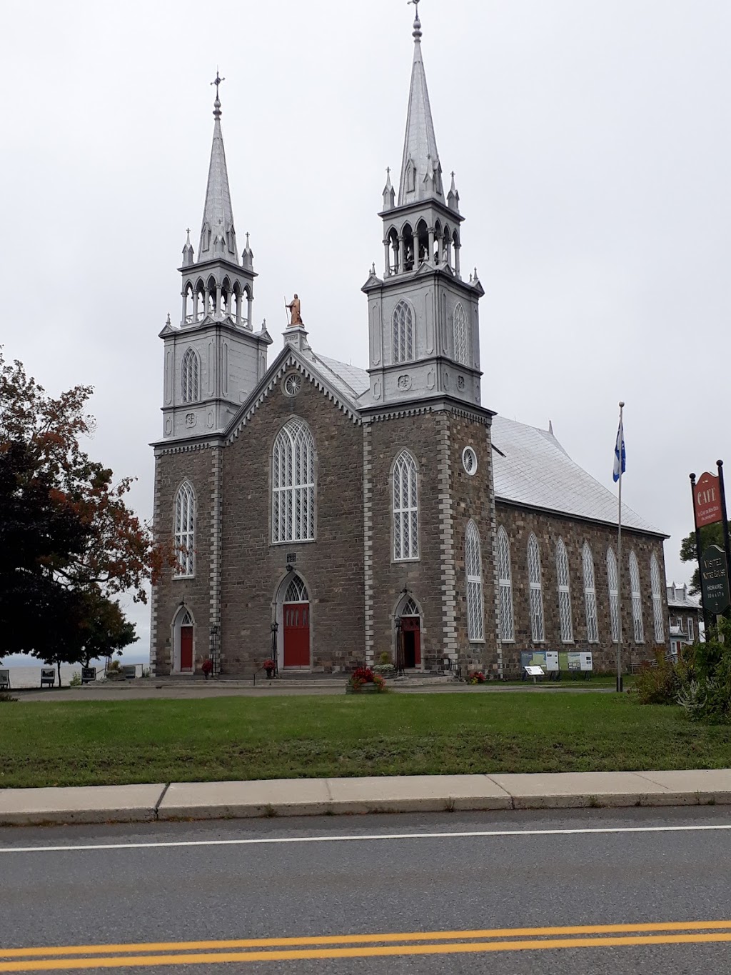 Église catholique Saint-Roch-des-Aulnaies | 974 Route de la Seigneurie, Saint-Roch-des-Aulnaies, QC G0R 4E0, Canada | Phone: (418) 354-2552