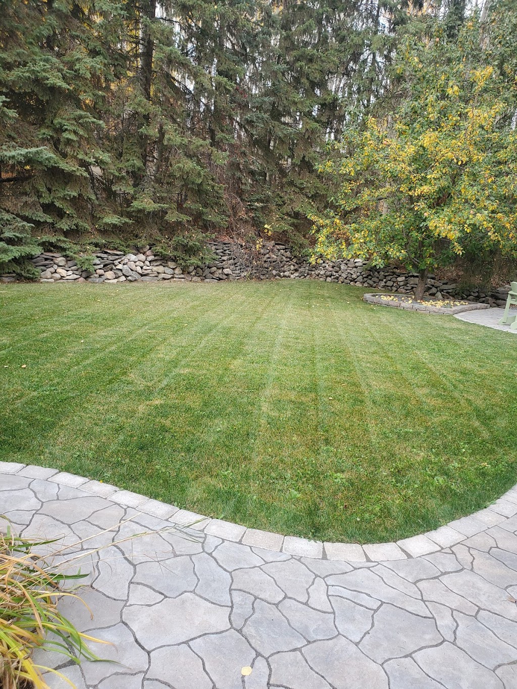 Dons Home and Lawn Maintenance | 3321 50 Ave, Sylvan Lake, AB T4S 1A9, Canada | Phone: (403) 887-3867