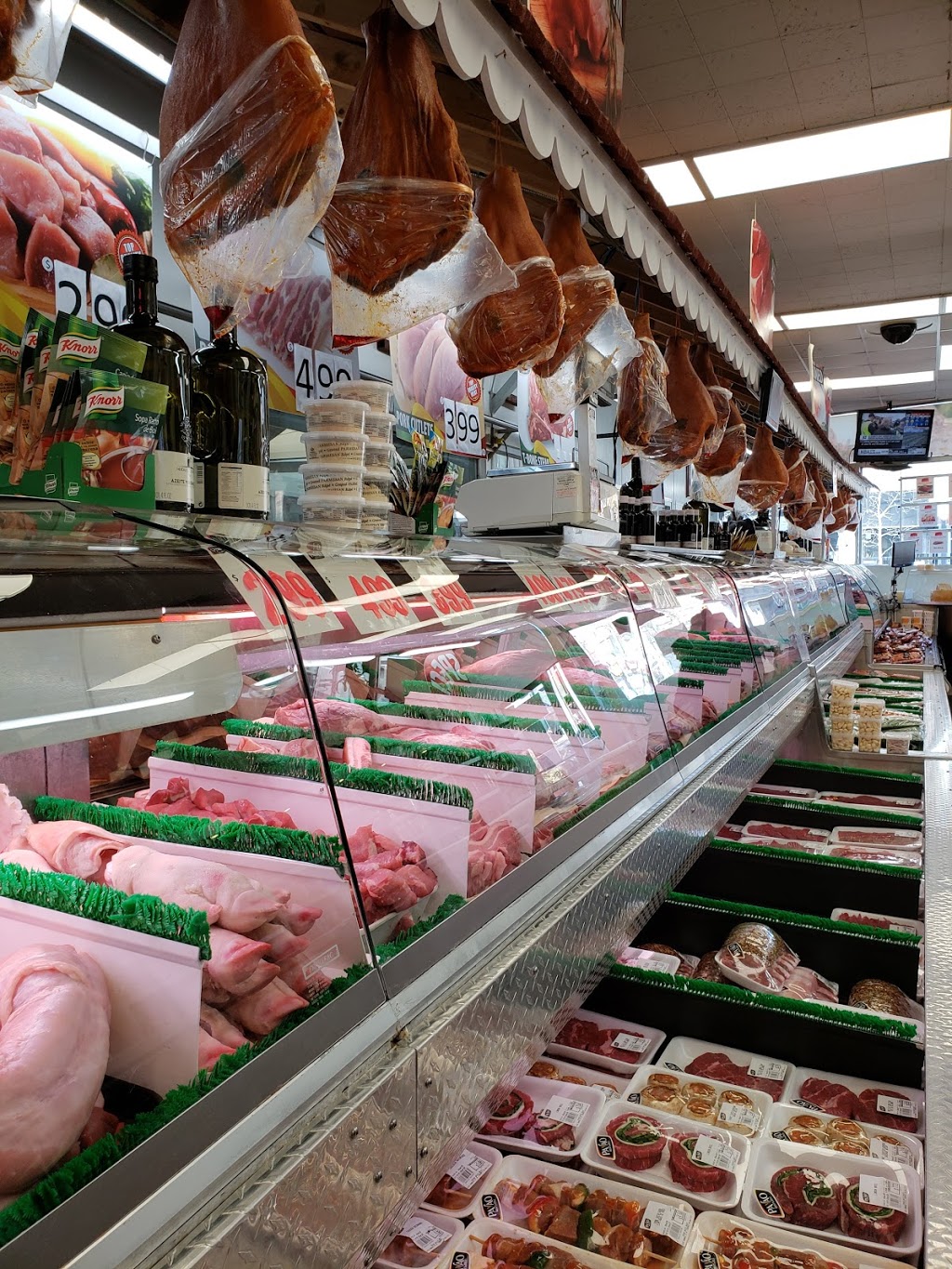 Pavao Meats & Deli | 1435 Dundas St W, Toronto, ON M6J 1Y7, Canada | Phone: (416) 533-7667