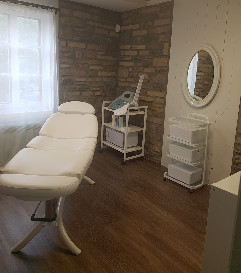 Laser + Esthetique Stephanie Charbonneau | 24 Rue Saint-Michel, Vaudreuil-Dorion, QC J7V 1E8, Canada | Phone: (514) 583-7045