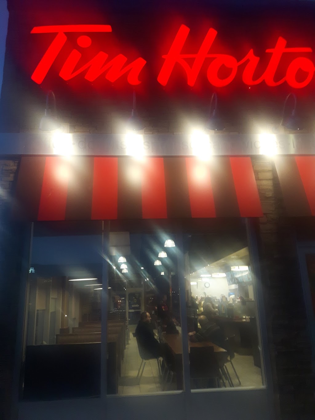 Tim Hortons | 954 Barton St E, Hamilton, ON L8L 3C4, Canada | Phone: (905) 548-0593