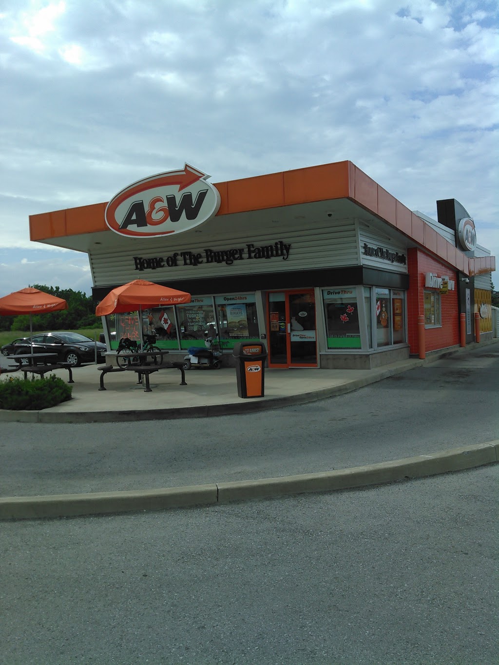 A&W Canada | 7665 Thorold Stone Road, Niagara Falls, ON L2H 2P7, Canada | Phone: (289) 296-5700