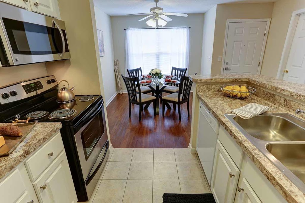 Autumn Creek Apartments | 5 Autumn Creek Ln, East Amherst, NY 14051, USA | Phone: (716) 346-8950