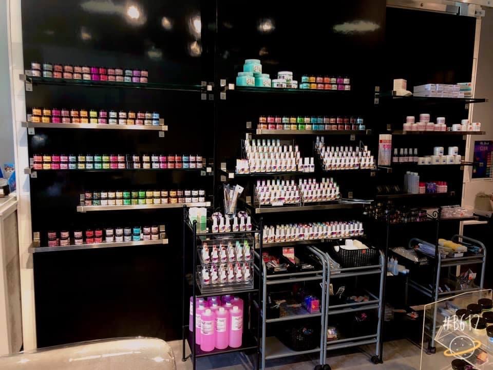 Ongles Et Cils distribution | 765-b Rue de la Madone, Mont-Laurier, QC J9L 1T3, Canada | Phone: (819) 499-1488