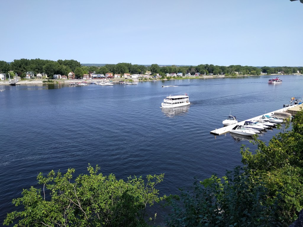 The Boathouse Restaurant | Sir George-Étienne Cartier Pkwy, Ottawa, ON K1M 0A2, Canada | Phone: (613) 744-5253