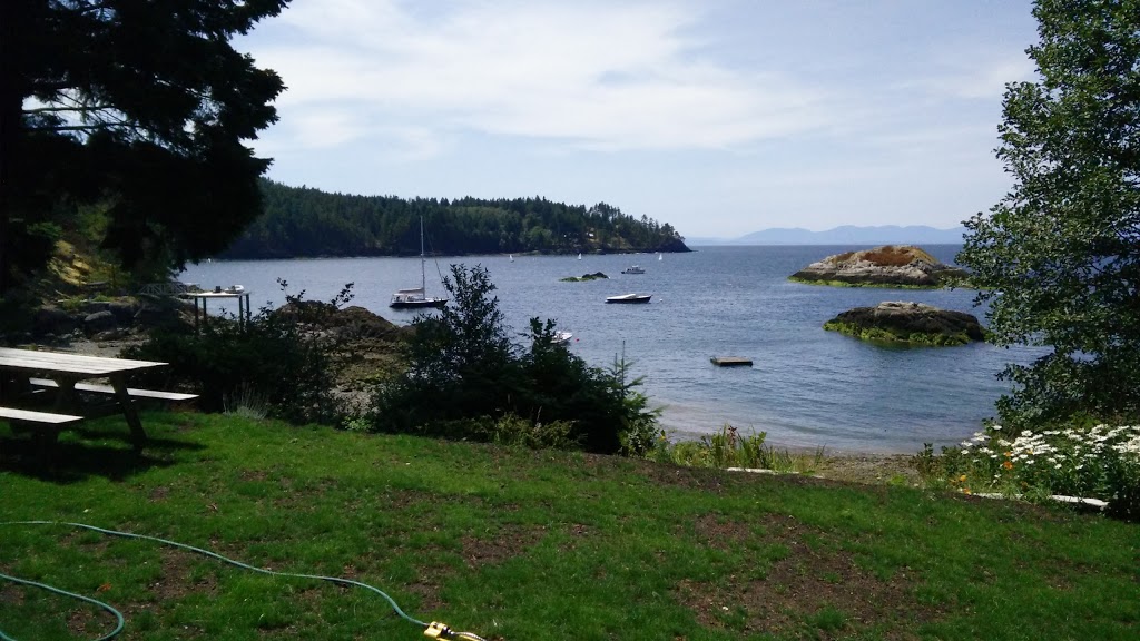 Bowen Island Boutique Beach House | 506 Eves Rd, Gibsons, BC V0N 1V8, Canada