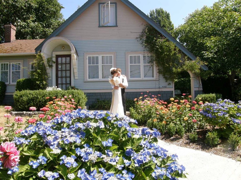 Boxwood Cottages and Gardens | 4310 and, 4316 Westview Ave, Powell River, BC V8A 3J6, Canada | Phone: (604) 485-2860