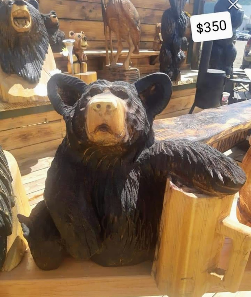 BEARS DEN CHAINSAW CARVINGS | 3710 Trans-Canada Hwy, Salmon Arm, BC V1E 3K1, Canada | Phone: (250) 515-0869