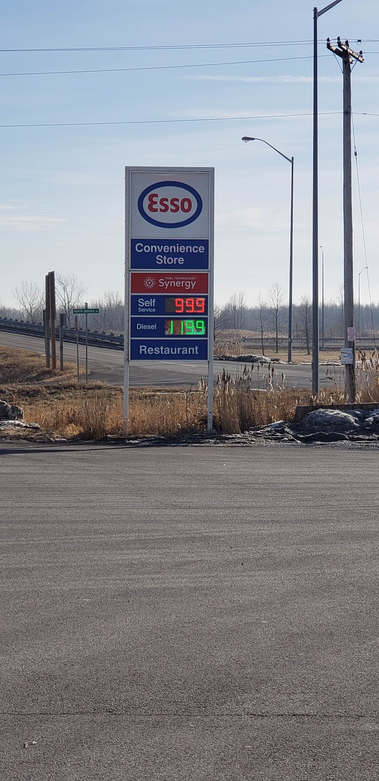 Esso | 6115 4th Line Rd, Bainsville, ON K0C 1E0, Canada | Phone: (613) 347-2433