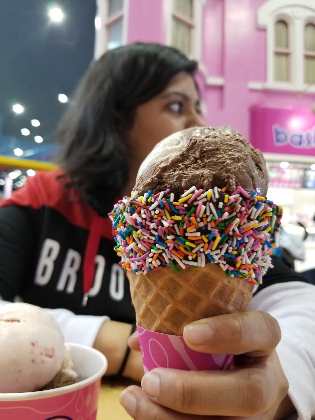 Baskin Robbins | 500 Rexdale Blvd, Etobicoke, ON M9W 6K5, Canada | Phone: (416) 674-5367