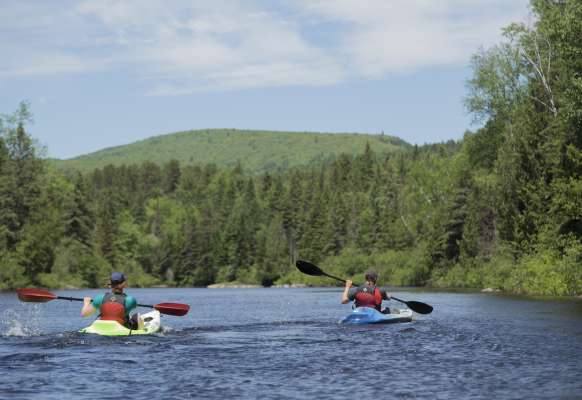 Chalet Au P’tit Bonheur | 2040 Chem. Gémont, Saint-Adolphe-dHoward, QC J0T 2B0, Canada | Phone: (514) 718-4623