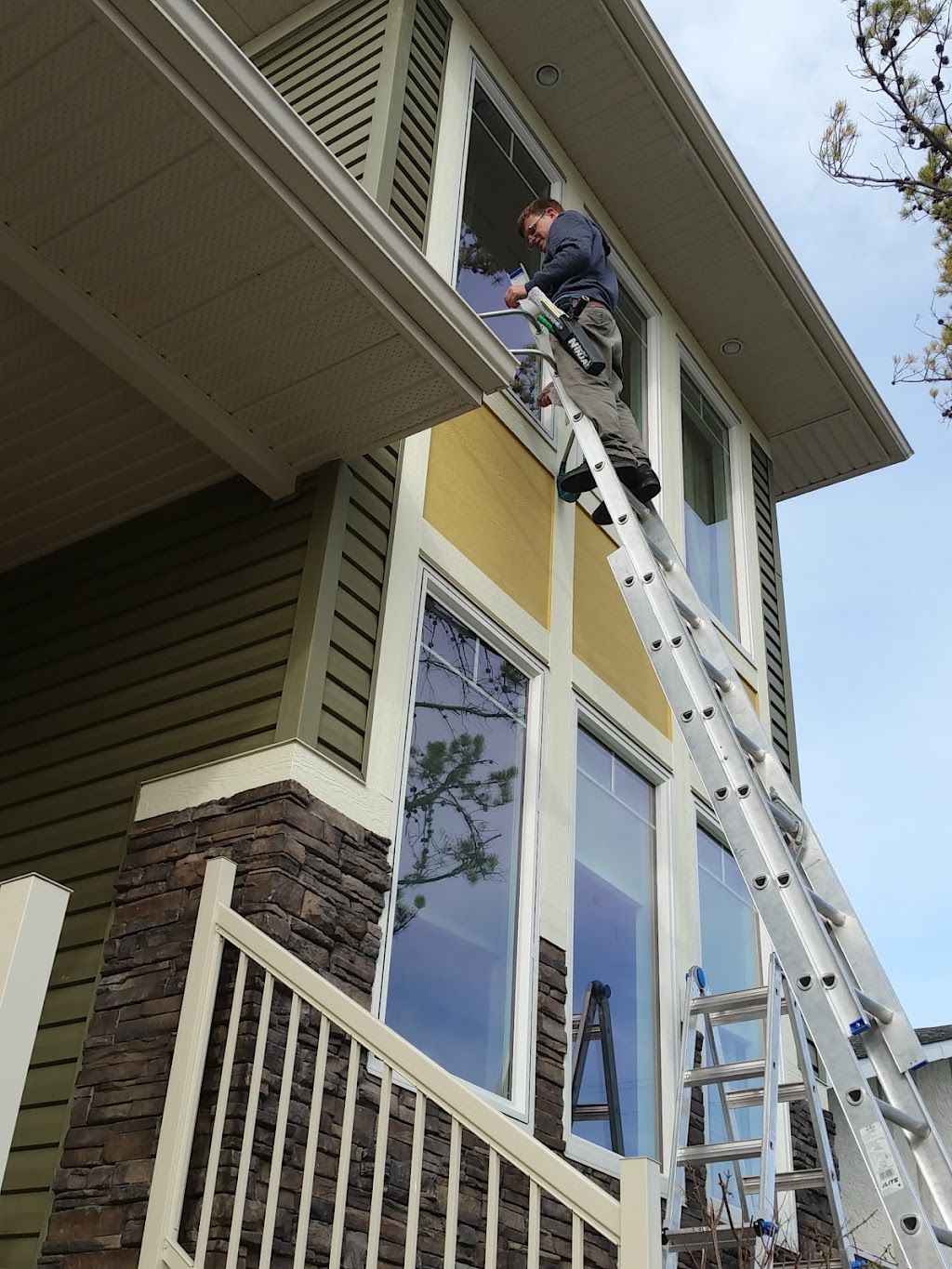 Robin Eye Window Cleaning Ltd | 212045 Twp Rd 81a #3, Lethbridge, AB T1K 8G6, Canada | Phone: (587) 602-1310