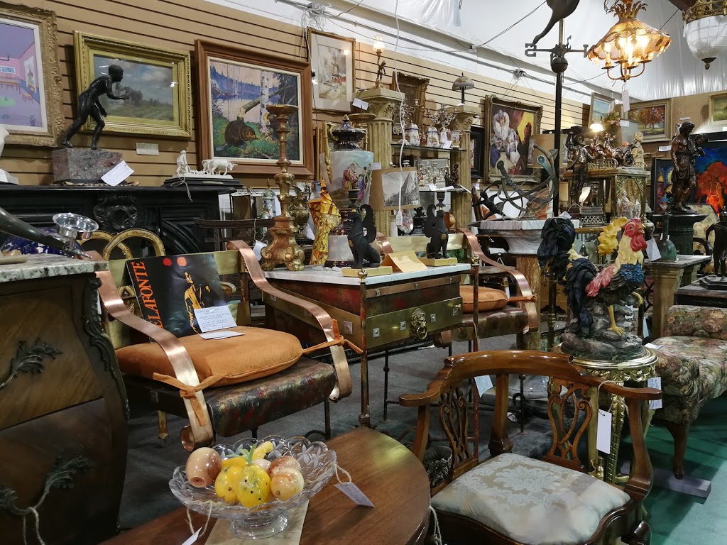 Roadshows 400 Antiques Mall | 2207 Industrial Park Rd, Innisfil, ON L9S 3V9, Canada | Phone: (705) 436-6222