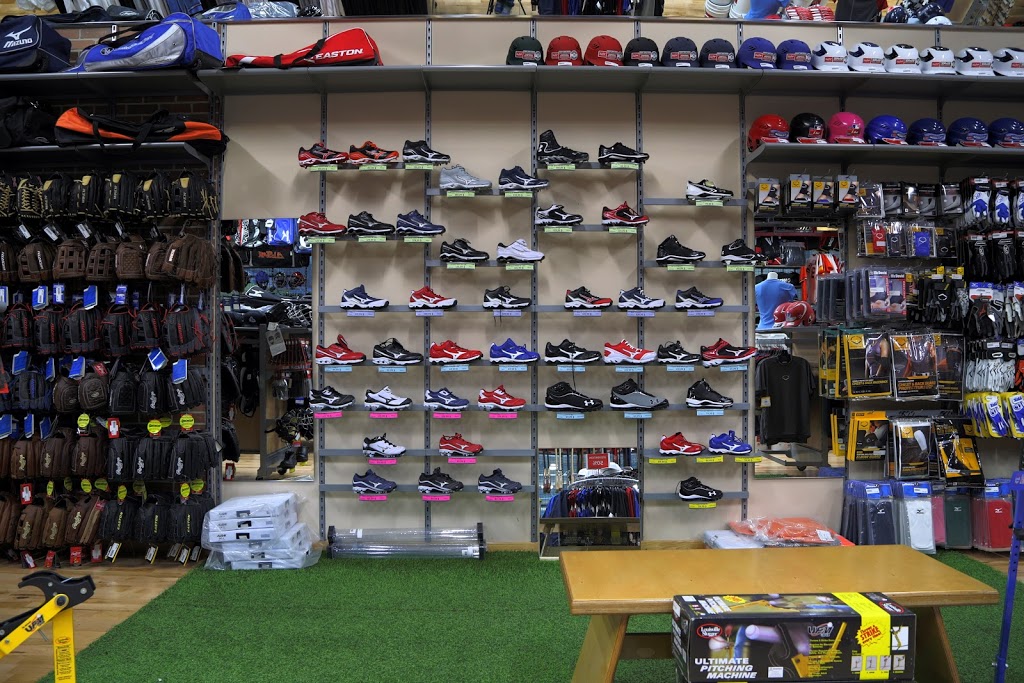 Baseball Town | 3835 Boulevard Curé-Labelle, Laval, QC H7P 0A5, Canada | Phone: (450) 682-0009