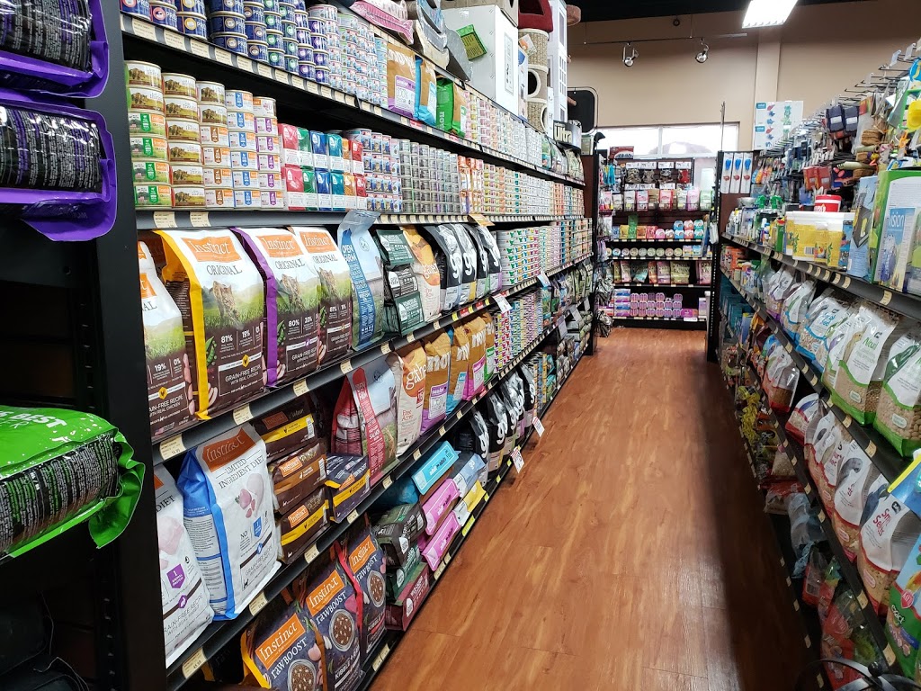 Pet Valu | 125 The Queensway, Etobicoke, ON M8Y 1H6, Canada | Phone: (647) 351-2088