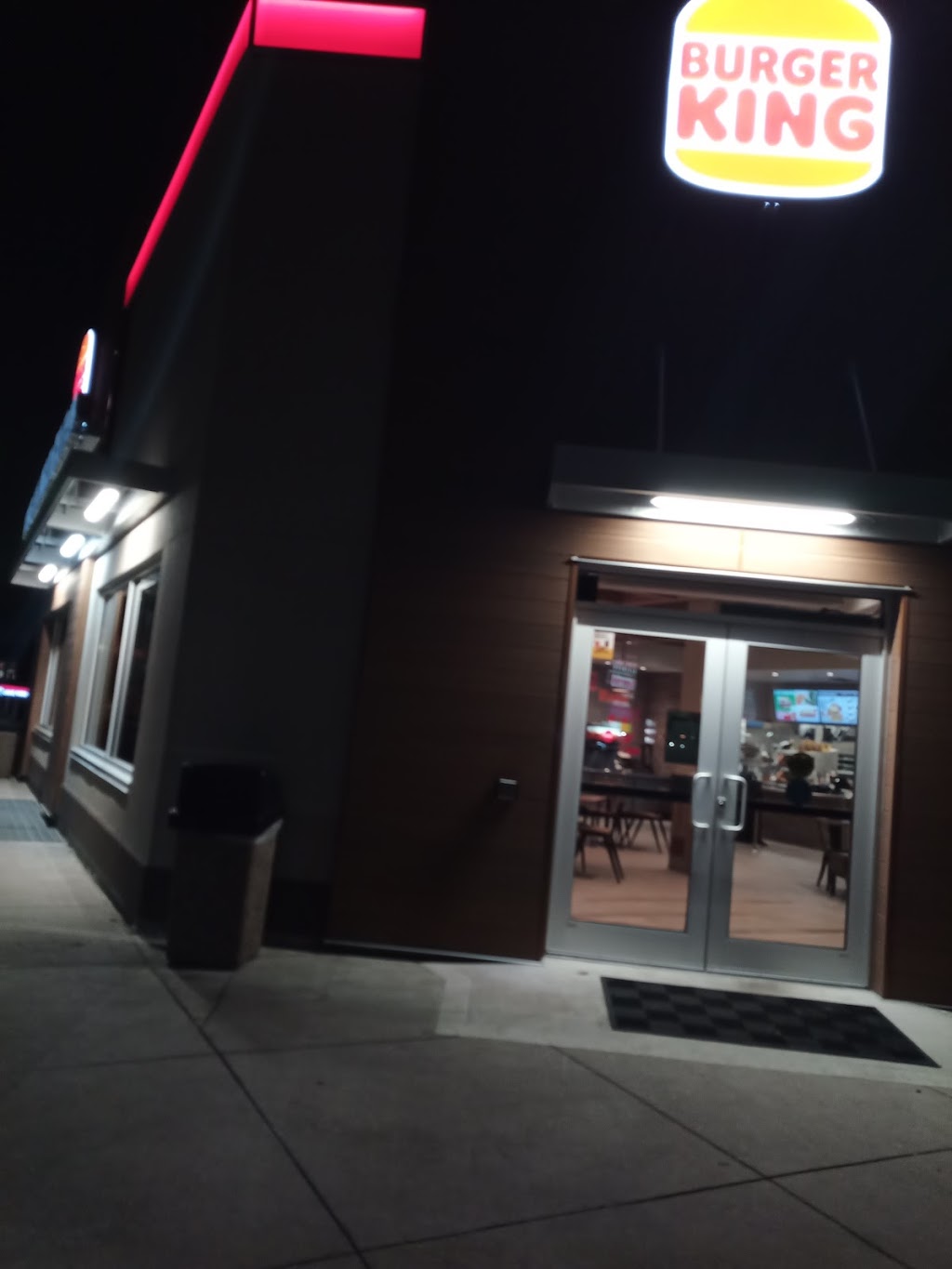 Burger King | 636 Dixon Rd, Etobicoke, ON M9W 1J1, Canada | Phone: (416) 248-0996