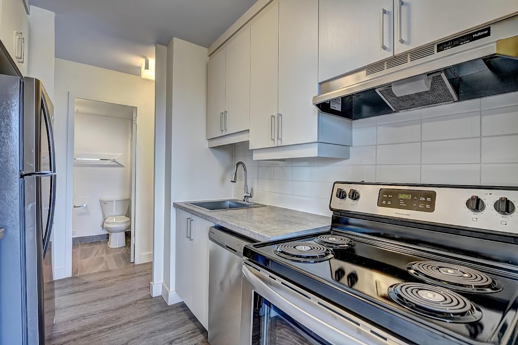 Domaine dIberville Apartments | 300 Rue Joliette, Longueuil, QC J4H 2G5, Canada | Phone: (450) 679-1330