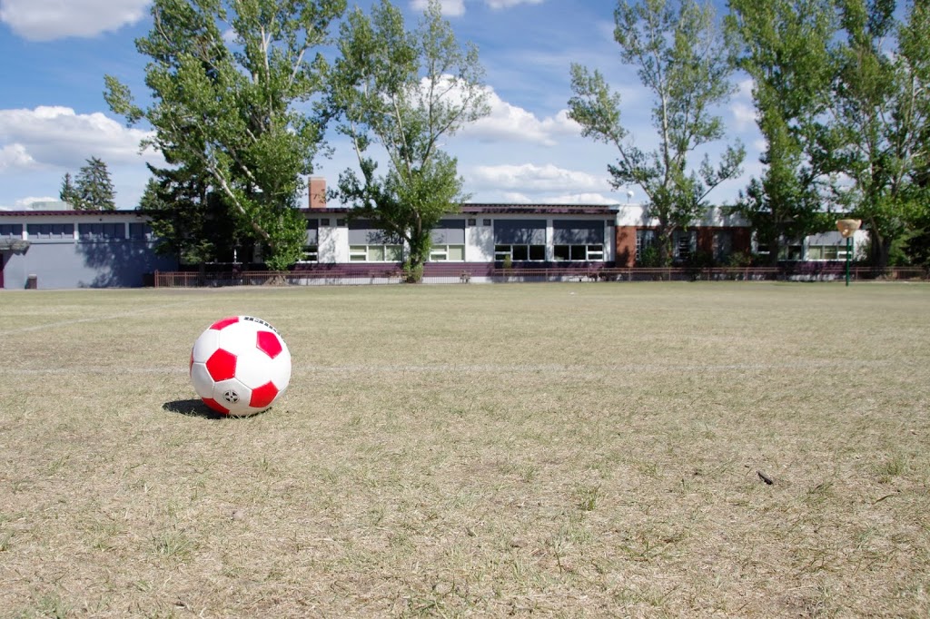 Maria Montessori Education Centre - MMEC at Chief Crowfoot Schoo | 2634 12 Ave NW, Calgary, AB T2N 1K7, Canada | Phone: (403) 668-8538